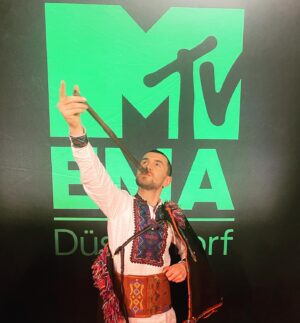 Tymofii Muzychuk Instagram - Червона доріжка на MTV

#mtv #sopilkar #kalushorchestra