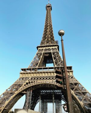 Tymofii Muzychuk Instagram - Ну ви зрозуміли)

#paris #sopilkar #toureiffel