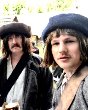 Tymofii Muzychuk Instagram - Нещодавно, 24 серпня була премʼєра українського історичного фільму «Довбуш», режисера Олеся Саніна! Усім дуже раджу подивитися! Це дуже крутий український фільм!!! Ну і як ви зрозуміли, я, @m.berezhnyuk , @dmytro_mazuriak брали участь у зйомці цього шедевру🤩 тому дивіться самі, радьте друзям! Усім гарного перегляду! Слава Україні! #довбуш  #sopilkar #dovbush #премєра #україна #українське #фільм #ukraine