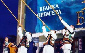 Tymofii Muzychuk Instagram - Прем’єра фільму «Захар Беркут»!!! #фільм #премьера #захарберкут #трембіта #київ #київськарусь