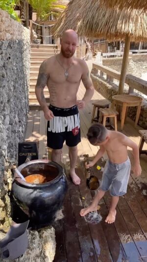 Tyson Lynch Instagram - “Throwback tuesday with my kids, di kubur di pasir rasanyaaa, endul surendul takendul kendul 🤪”