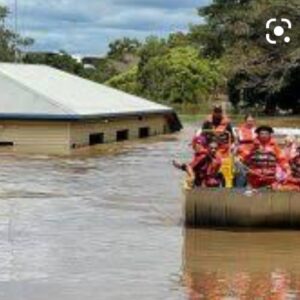 Tyson Lynch Instagram - 😭😭🙏🏻🙏🏻it’s EXTREMELY SAD to see this pictures! My prayers and deepest sympathies go out to ALL the people who sadly lost their houses, the livelihoods, i honestly WISH I COULD GET up those locations to help many of those people!  I pray that there is the smallest loss of lives! 😭😭