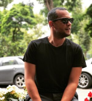 Uğur Biçer Instagram - Nolmuş istanbula ya ...:)