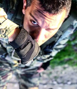 Uğur Biçer Instagram - gözüm sende 😉 #savaşçı