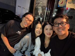 Uhm Jung-hwa Instagram - 유쾌했던 밤!! 드디어!!!