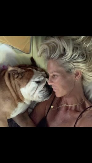 Ulrika Jonsson Instagram - My darling boy.
I miss you so.
I have so much to say to you but nothing i didn’t say when you were still here.
You came into our lives like a feisty, bonkers, vocal little being who gave us no choice but to love and worship you with all our might.
You were the original Mummy’s Boy. 
What you lacked in height, you made up for in opinion and quirkiness.

When you were diagnosed with chronic lymphocytic leukaemia at only 3yrs old back in 2020, I thought it was game over because complete remission is rare. The prognosis was 1yr.
But you chugged along with your mamma by your side for another 4yrs.
And perhaps I should have let you go sooner but I was guided by you.
The last year became increasingly difficult for you - your suffering changed you and your behaviour.

I was not ready to make the decision for you but then I knew I never would be.

You’re at peace now and that brings me some comfort.
Knowing you’re reunited with Nessie, Dexter and Fella does, too.

But Hank and I miss you.
Your harness hangs on the radiator; your bowl is still in the kitchen and I found Hank sleeping in your bed this morning.

Til we meet again, my darling boy.

Leo
Smackerjacks Lover Man
3/5/17 - 12/7/24
