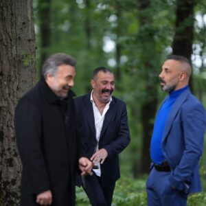 Umut Oğuz Instagram - Geç buldum çabuk kaybettim ama
Olsun;
Yol uzun daha çok buluşuruz.
Kalbi güzel, işine aşkla asılan bu kadar insanı bir araya toplamak ancak;
Yüreği adam,
Gönlü dergah birine nasip olurdu.
İyi ki varsın @oktaykaynarca 
Emeği geçen herkesin kalbinden öpüyorum.
Görüşmek üzere 🙏🏼
@benbucihanatv
Photos by @celebibariss