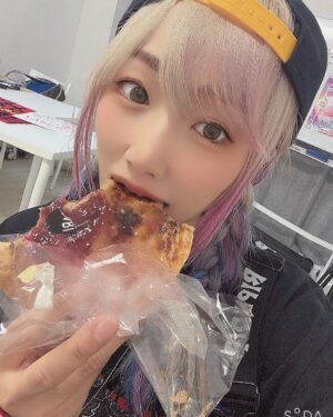 Unagi Sayaka Instagram - いっぱい食べるうながすき？

#ウナギサヤカ
#GYAN
#histuma_bushi