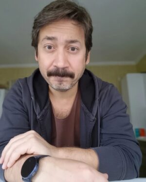 Ünal Yeter Instagram - Kırk yedi yaşıma uygun olarak bıyıklı bir görsel bırakıyorum.