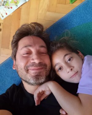 Ünal Yeter Instagram - Tatil başladı ama biz başlamadık. Böyle böyle oyalayacağız artık bir süre!