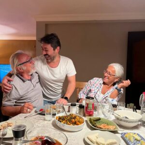 Ünal Yeter Instagram - Kızımın dedişkosu 73'ünü devirdi. Mutlu yaşların olsun delikanlı.