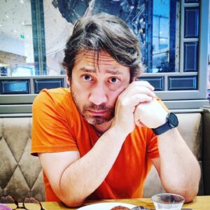 Ünal Yeter Instagram - Saç sakal kesme mevsimi bitmiştir.