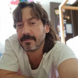 Ünal Yeter Instagram - Bu almancı saçların arkasında kızım var!