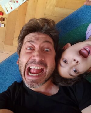 Ünal Yeter Instagram - Tatil başladı ama biz başlamadık. Böyle böyle oyalayacağız artık bir süre!