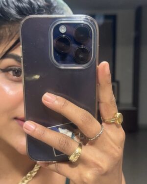 Unika Ray Instagram - she’s falling in love with him🤓

#unika #love #woman #vizag #vizagdiaries #saturday #favcity #browneyes
