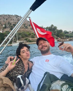 Uraz Kaygılaroğlu Instagram - 🕺🪩🌊🌞