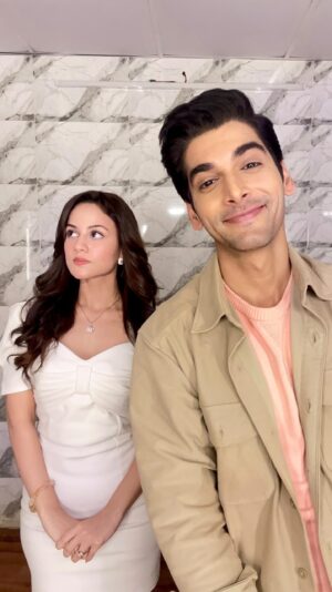 Urvashi Pardeshi Instagram - hmm. ok. I am fine.
@akshitsukhija @urvashi.pardeshi 

#starplus #dilkotumsepyarhua #trending #viralvideos #couplevideos #actors #mad #explore #instagram