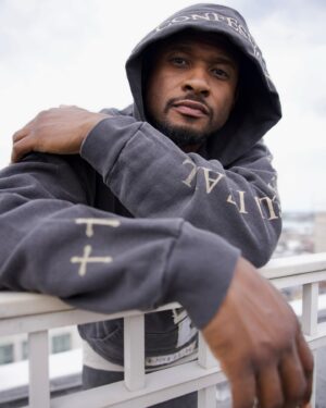 Usher Instagram - See U soon @essencefest | #Confessions20 Merch on #UsherWorld