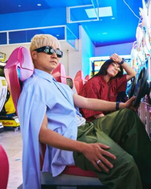 VERVAL Instagram - 楽しかった！さらに @billieeilish のファンになりました🫶 @complex 🙏 @justinlube 🫡

#𝖱𝖾𝗉𝗈𝗌𝗍 @𝖼𝗈𝗆𝗉𝗅𝖾𝗑
・・・
𝖡𝗂𝗅𝗅𝗂𝖾 𝖤𝗂𝗅𝗂𝗌𝗁 𝖺𝗇𝖽 𝖵𝖤𝖱𝖡𝖠𝖫 𝗍𝗈𝗈𝗄 𝗈𝗏𝖾𝗋 𝖺 𝖳𝗈𝗄𝗒𝗈 𝖺𝗋𝖼𝖺𝖽𝖾 𝗍𝗈 𝖽𝗂𝗌𝖼𝗎𝗌𝗌 𝖾𝗏𝖾𝗋𝗒𝗍𝗁𝗂𝗇𝗀 𝖿𝗋𝗈𝗆 𝖡𝗂𝗅𝗅𝗂𝖾’𝗌 𝗇𝖾𝗐 𝖺𝗅𝖻𝗎𝗆 ‘𝖧𝖨𝖳 𝖬𝖤 𝖧𝖠𝖱𝖣 𝖠𝖭𝖣 𝖲𝖮𝖥𝖳’ 𝗍𝗈 𝗍𝗁𝖾𝗂𝗋 𝗌𝗁𝖺𝗋𝖾𝖽 𝗅𝗈𝗏𝖾 𝗈𝖿 𝖺𝗇𝗂𝗆𝖾. 💫🕹️

𝖫𝖨𝖭𝖪 𝖨𝖭 @𝖢𝖮𝖬𝖯𝖫𝖤𝖷 𝖡𝖨𝖮 𝗍𝗈 𝗐𝖺𝗍𝖼𝗁 𝗍𝗁𝖾 𝖿𝗎𝗅𝗅 𝗏𝗂𝖽𝖾𝗈. 

[ 📸: @𝗌𝗍𝖾𝗏𝖾𝗀𝖽𝗇 ]
