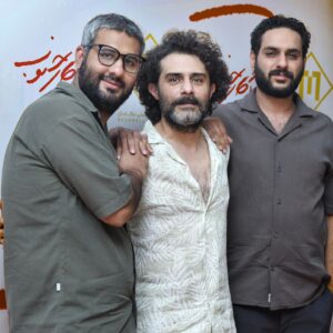 Vahid Rahbani Instagram - .
.
شب اکران مردمی #یادگارجنوب 
صفا با عکاسان