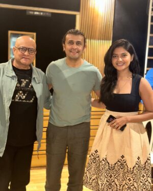 Vaibhavi Shandilya Instagram - Had the incredible experience of recording our song for Martin today, featuring the unmatched vocals of my favorite, Sonu Nigam. @sonunigamofficial 
@udaymehta_official @dhruva_sarjaa @satyahegde @aparjun_official @manisharma_world @imran_sardhariya