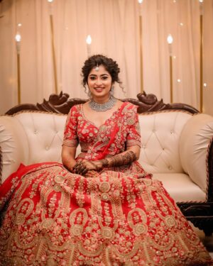 Vaishnavi Arulmozhi Instagram - Elegance enhances beauty ❤️

Costume: @mokshaa_chennai 
Makeup: @rifas_makeup 
Jewellery: @new_ideas_fashions 
Hairdo: @abirami.bl 
P.c: @viki_pixer 
Retouch: @storiesbysidhu