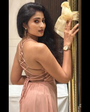 Vaishnavi Arulmozhi Instagram - Wear your confidence as armour and radiate elegance like the moon 🌙 ❤️

Pc: @aruncrizer 

#vaishnavi #vaishnaviarulmozhi