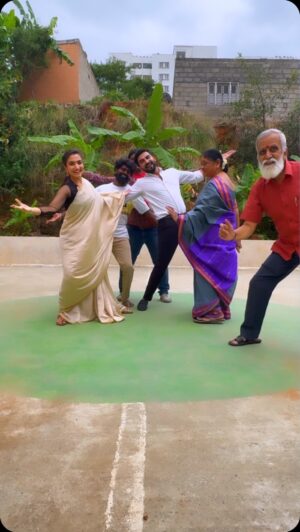Vaishnavi Gowda Instagram - One with the team 🕺