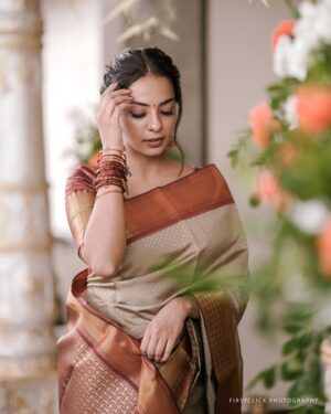 Vaishnavi Venugopal Instagram - HMU : @aishwaryakarayilofficial 
Saree : @pothysofficial 
Shot by : @firstclick_photography__