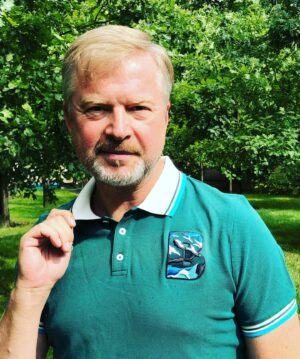 Valdis Pelšs Instagram - Сентябрь надо начинать с добрых дел! Boscо и фонд «Друзья» запускают благотворительную акцию «Bosco для Друзей»! При покупке поло или футболки до 12 сентября,30% от стоимости покупки будут перечислены в фонд «Друзья». В подарок вы получите билет на теннисный турнир Bosco Friends Open . @bosco_ru @friendsfund