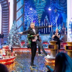 Valdis Pelšs Instagram - Друзья! Успейте насладиться последними днями новогодних праздников вместе с Угадай Мелодию🎹Выпуски заряжены на хорошее настроение в 2021✨😀