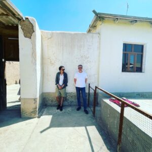 Valdis Pelšs Instagram - Всю Узбекскую экспедицию за нами ходил какой-то мужик. Оказалось это наш оператор Никита Розов!