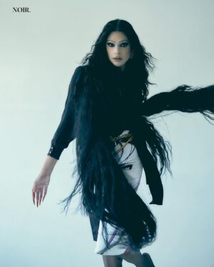 Valentina Instagram - “Tengo muchas inspiraciones, la más grande es María Felix”. @allaboutvalentina 
De origen californiano sus tradiciones mexicanas han hecho de Valentina un espectáculo completo.
Su admiración por la feminidad fusionada con su vida artística se convierte en un lienzo para crear momentos únicos en el escenario.

En este shooting para NOIR en donde la elegancia se apodera del espacio, a 11 años de haber comenzado en el mundo del drag confiesa que su mejor momento es ahora simplemente por estar aquí.

Créditos:
Director editorial: @gerardangulo
Realización: @sergio.valenzuelach
Fotografía: @gustavo_lavalle
Maquillaje: @camilaamezcuabeauty by @ltoressbeauty
Peinado: @sean_derbes
Asistente de moda: @michortizand y @ana.beth18
Entrevista: @isamar.jpg
Producción: @afra.cuellar