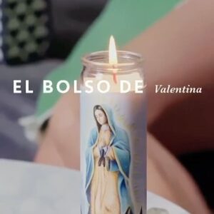 Valentina Instagram - The Guadalupana, The Guadalupana, The Guadalupana under the Tepeyac 🌹 Morenita hermosa, gracias siempre por estar conmigo ❤️ aquí estoy sacando una veladora de la Virgen de Guadalupe de mi bolso con @voguemexico gracias a @sofiareyesrom @karlamartinezdesalas por tenerme siempre 💕💕💕