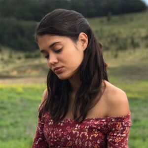 Valeria Emiliani Instagram - Feliz día compañeros, a los que seguimos en el proceso aprendiendo cada día. Gracias por hacernos sentir! Feliz día del actor 🎭 ¿Cual de estos personajes ha sido tu favorito?
