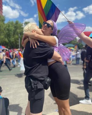Valeria Vera Instagram - Nada me daría mas felicidad que hacer de JUNIO un estado de consciencia permanente.

#pridemonth🌈
