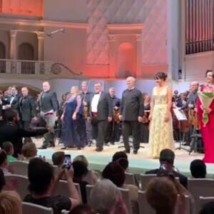 Valery Gergiev Instagram - Народная музыкальная драма Модеста Мусоргского «Хованщина» под управлением Валерия Гергиева прозвучала в Концертном зале им. П. И. Чайковского в исполнении Михаила Петренко (@mikhailpetrenko), Сергея Скороходова (@hipiki), Евгения Никитина, Станислава Трофимова (@st_trofimov_bass), Евгения Акимова (@evgeniakimov), Екатерины Семенчук (@ekaterina7semenchuk), #MariinskyOrchestra и Хора Мариинского театра.