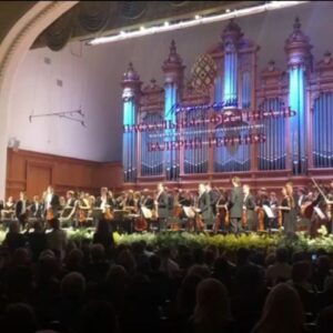 Valery Gergiev Instagram - Открытие XVIII Московского Пасхального фестиваля (@easterfestival.ru) на сцене Московской государственной консерватории им. П. И. Чайковского.

Завтра коллектив выступит в Казани, во вторник – в Перми и Екатеринбурге. Затем коллектив ждут Омск, Кемерово, Томск, Новосибирск, Сургут, Тюмень, Набережные Челны, Альметьевск, Самара, Нижний Новгород, Воронеж, Рязань, Курск, Тула и Смоленск. 
9 мая, в День Великой Победы, в Москве на Поклонной горе состоится ежегодная общедоступная акция – концерт Симфонического оркестра Мариинского театра под управлением Валерия Гергиева, где с коллективом вновь выступит Денис Мацуев (@matsuevdenis) (13:00). В этот же день в 19:00 на сцене Московского концертного зала «Зарядье» (@zaryadyehall) будет представлена опера Николая Римского-Корсакова «Царская невеста» в постановке Приморской сцены Мариинского театра (@primmariinsky). ⠀ 
Автор фото – Александр Шапунов