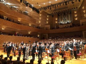 Valery Gergiev Instagram - В Концертном зале #MariinskyTheatre прозвучала оратория «О любви и ненависти». Произведение Софии Губайдулиной под управлением Валерия Гергиева представили Гелена Гаскарова (@gelena_gaskarova), Михаил Векуа (@mikhailvekua), Владимир Мороз, Михаил Петренко (@mikhailpetrenko), Хор и Симфонический оркестр Мариинского театра.