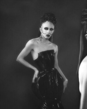 Vander von Odd Instagram - Slick ☠️ Gracias @kevin.roojas por este hermoso vestido 🖤
Photo @davidfrancophoto 
Dress @kevin.roojas 
Edit/Headpiece/Face Jewelry by me
Earrings @killstar 
Face @dermablendpro @meltcosmetics 
Eyes @inglot_cosmetics 
Lips @sugarpill 
Lenses @uniqso