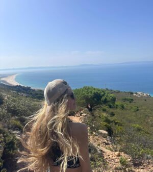 Vanesa Romero Instagram - Han sido unos días de ☀️🌊🏃‍♀️🌅🙏…cargando 🔋 e intentando despejar la mente.
¡A por el lunes 💪! 
#lunes #vanesaromero