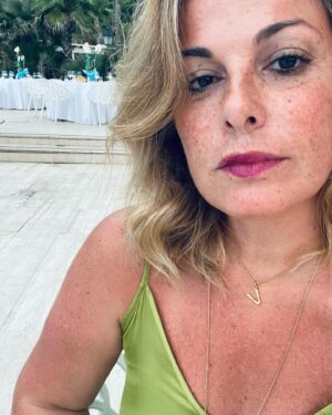 Vanessa Incontrada Instagram - Due sorelle diverse 🤭😉😂