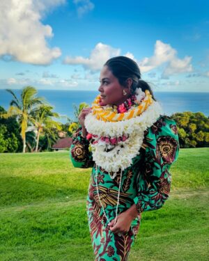 Vanessa Lachey Instagram - “A Hui Hou” ❤️ Home is where the heart is… Hawai’i, you will always have my heart! Mahalo Nui Loa for 3 beautiful, magical years you gave me and my family! Now, on to the next adventure. Off into the sunset we go! #LacheyPartyOf5 #AlohaSpirit