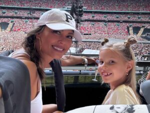 Vanessa Lachey Instagram - So many core memories were created. Thank You @taylorswift for this incredible night we all won’t forget. (Especially me & Brooklyn!) Watching my entire family light up and share our love of music and dancing for hours to you will forever be a favorite moment for me. These last two days in London have filled our cups! Lots of music, family & LOVE. Now… homeward bound. 🫶🏽