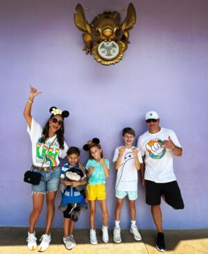 Vanessa Lachey Instagram - Lachey Ohana… we found Stitch!!! @waltdisneyworld Mahalo for kicking off our Summer!!! We all had the most magical time at the happiest place on earth! 🤙🏽❤️ @disneyparks #waltdisneyworld