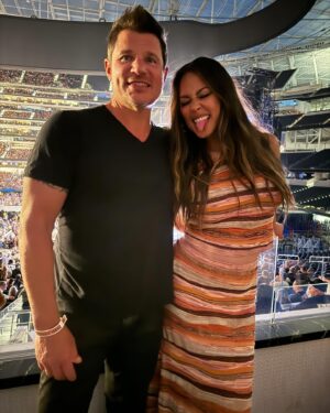 Vanessa Lachey Instagram - Music is our Love Language. Thank You @sofi for kickin up our date night a gazillion notches at The Rolling Stones Concert! 😝❤️🤘🏽