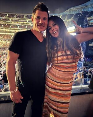 Vanessa Lachey Instagram - Music is our Love Language. Thank You @sofi for kickin up our date night a gazillion notches at The Rolling Stones Concert! 😝❤️🤘🏽