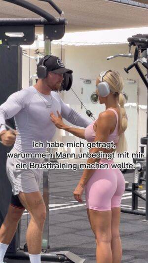 Vanessa Mariposa Instagram - …jetzt macht alles einen Sinn 💡😅 markiert eine Person mit der ihr gerne ein Brust Training machen wollt 🤓
_______
#vanessamariposa #vanessamariposafitness #fitgirlsinspire #fitnessgirlsmotivation #chestdays #chestworkout #coupleworkout #palmademallorca #fyp