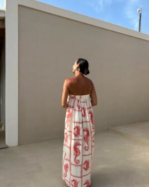Vanessa Martins Instagram - 5 dias 4 looks 😂 o look do primeiro dia não fotografei, sorry. 
Mas estes são looks que me fizeram sentir sempre bonita na hora de ir jantar fora. 
1o, 2o, 3o @siennainspo sempre com muita presença no meu armário de vacaciones 
E o último conjunto da @ummer_collection que foi um sucesso também. 
Passeei por Formentera com marcas Portuguesas que tanto adoro 🥰

Qual é o vosso preferido?