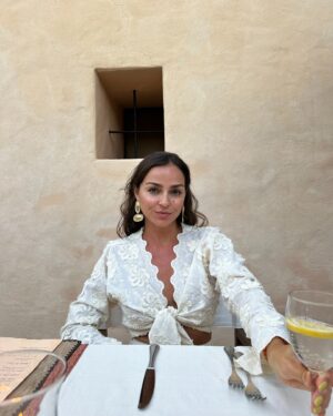 Vanessa Martins Instagram - Vim para a minha ilha preferida com a minha pessoa preferida. Que felicidade ter tudo o que preciso para ser feliz na mesma pessoa. Os dias são quentes como a noite. A temperatura da água é sempre incrível…Formentera é uma ilha mágica. ❤️